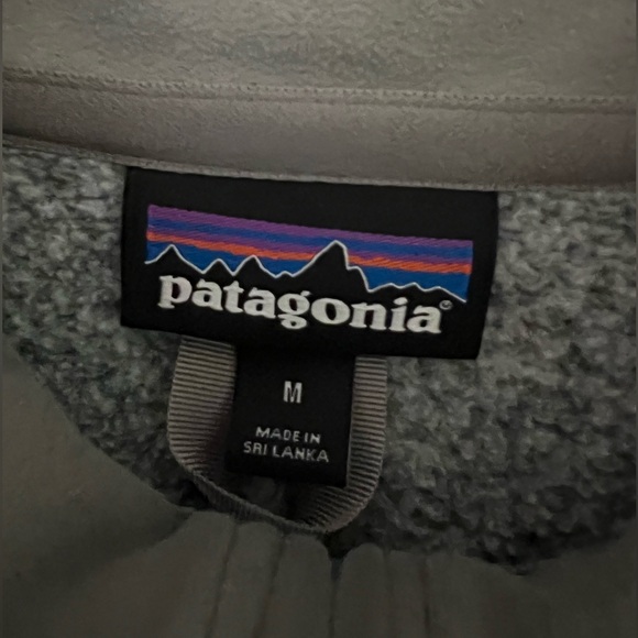 Women’s Patagonia 1/4 zip Pullover - Picture 3 of 3